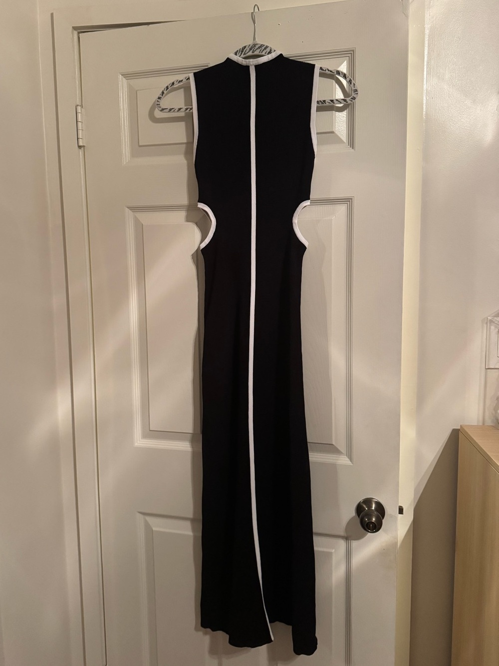 DISSH Black Maxi Dress with White Contrast Binding - Picture 2 of 6